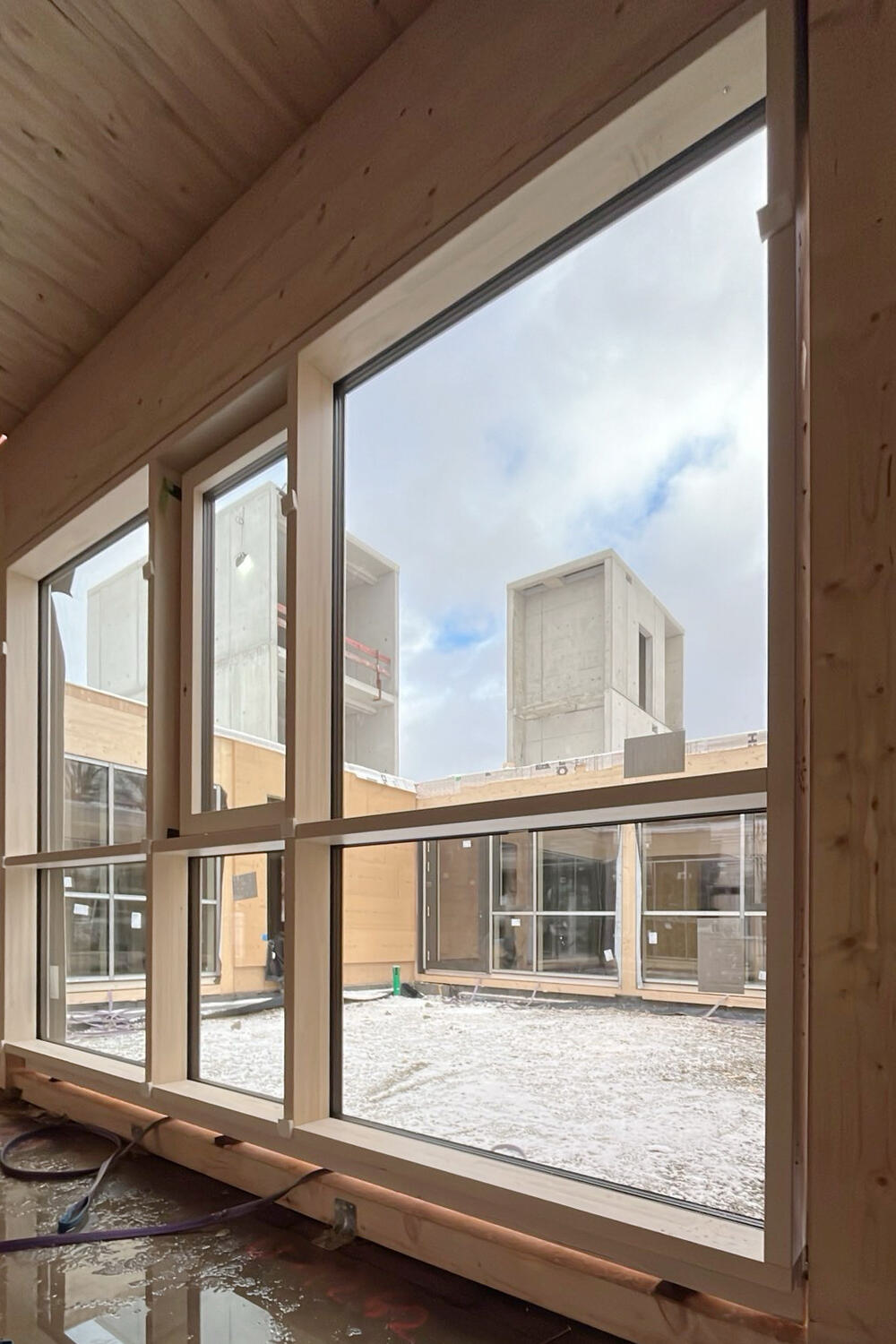 Berliner Schule Korbach - Baustelle Holzbau, hier Innenhof