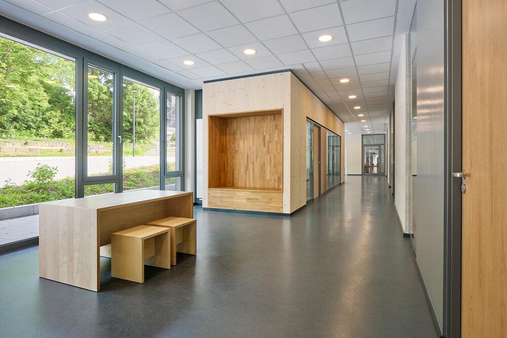 Erweiterung Gesamtschule Melsungen - Flur mit Lernbereichen