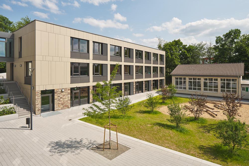 Erweiterung Gesamtschule Melsungen - Hof von oben