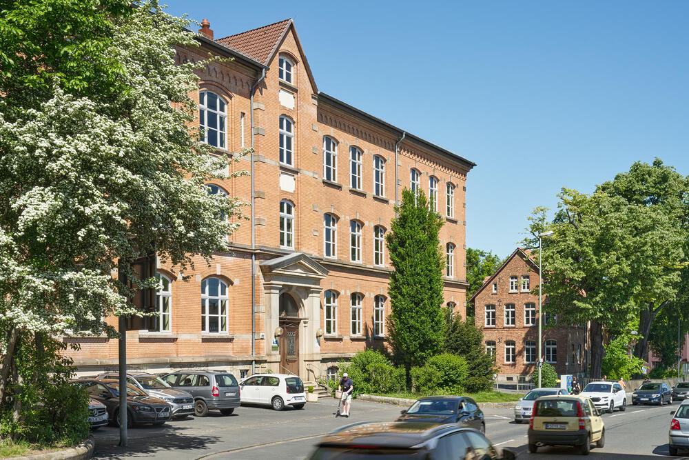 Valentin-Traudt-Schule Altbau Straße